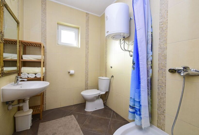 اتاق خانوادگی با چشم‌انداز دریا, Boutique Villa Revelin