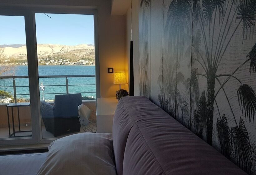 اتاق استاندارد با بالکن و چشم‌انداز دریا, Boutique Villa Revelin