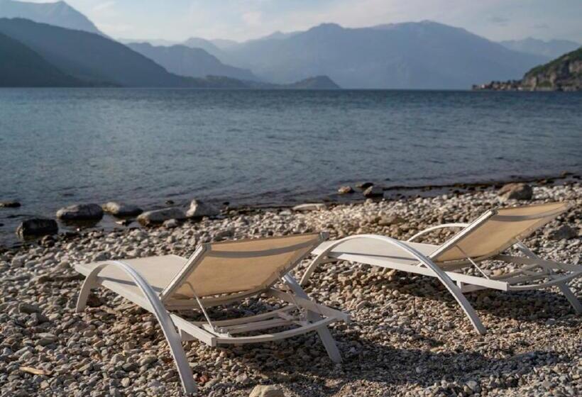 Полулюкс Вид на Озеро, Villa Lario Resort Mandello