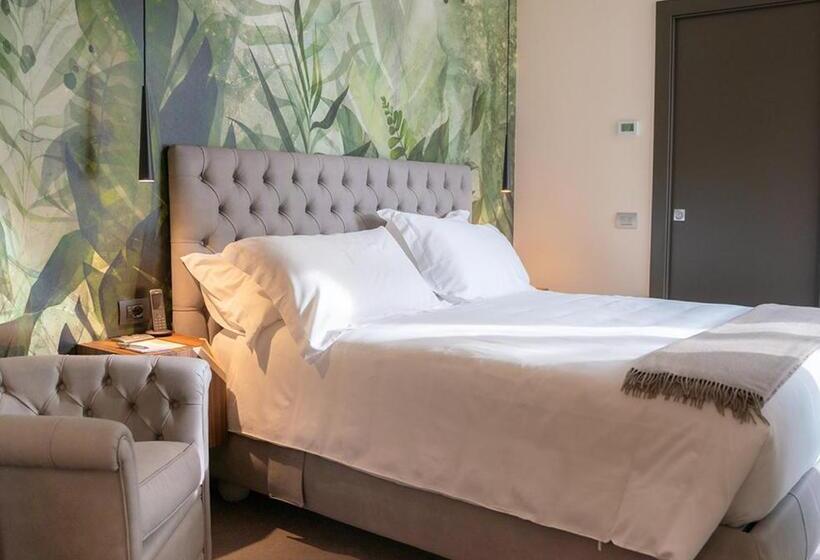 Номер Deluxe Вид на Озеро, Villa Lario Resort Mandello