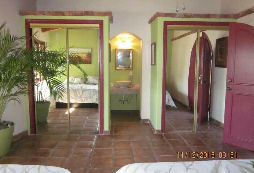 スタンダードルーム, Hacienda Rancho Santini