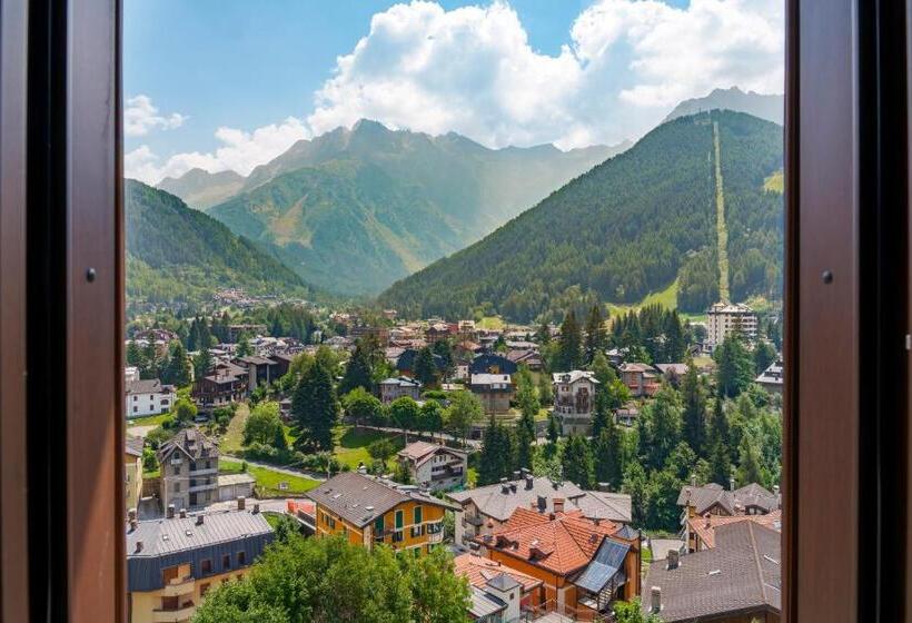 Полулюкс, Garni Cristallo