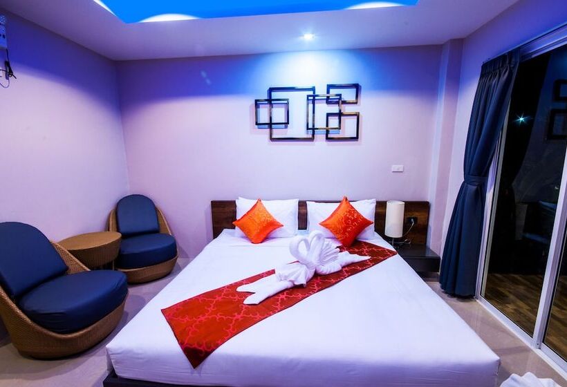 Студио Стандарт Вид на Бассейн, Chomphu Resort