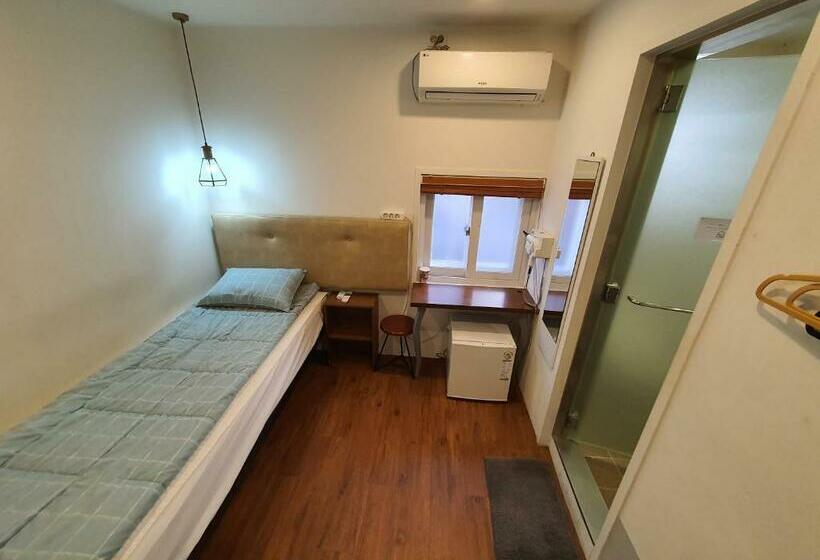 اتاق لوکس یک تخته, Okidoki House