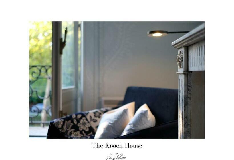 اتاق استاندارد با بالکن, The Kooch House 1