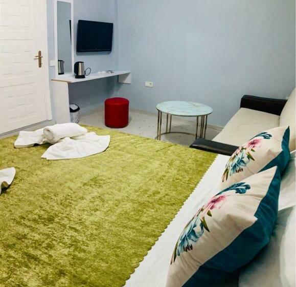 اتاق استاندارد سه نفره, Riverland Suites Apart