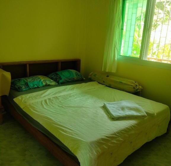 Семейное Бунгало, Baan Namthip Homestay Trang บ้านน้าทิพย์ โฮมสเตย์ตรัง