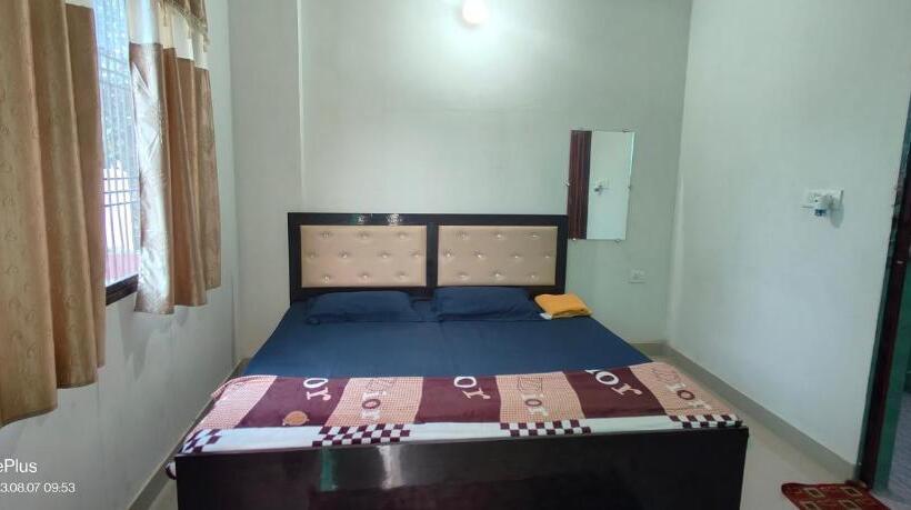 スタンダードルーム, Skv Sharma Ji Home Stay