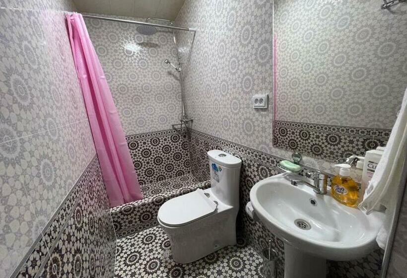 Номер Стандарт Четырехместный Совместный Санузел, Family Guest House Seven