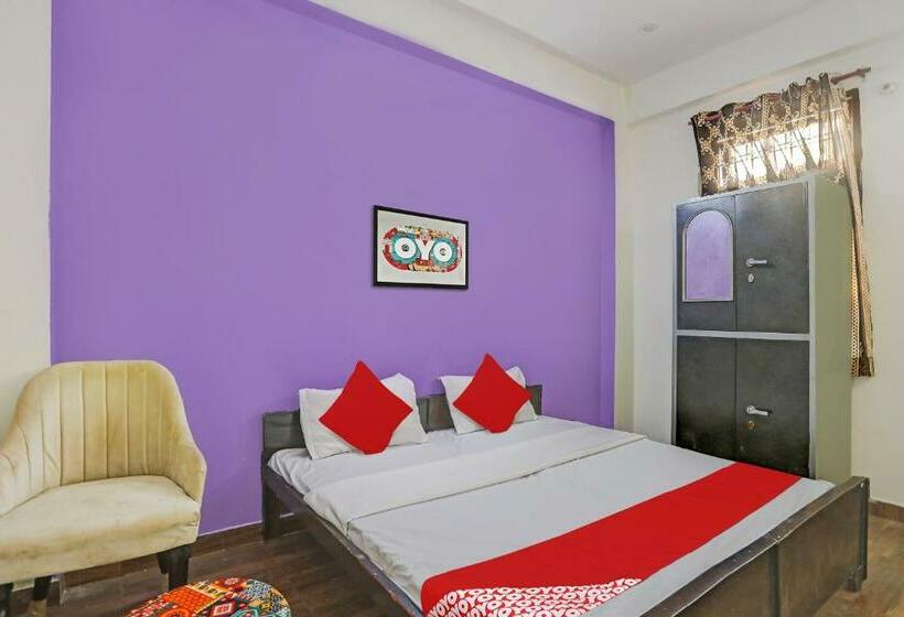 トリプルクラシックルーム, Oyo Flagship 80999 Sarovar Comfort Castle Inn