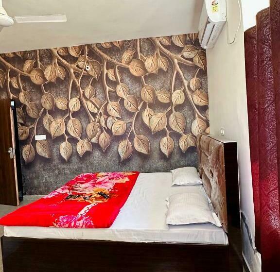 Трехместный Номер Классика, Oyo 81207 Elginn Blu  And Restaurant