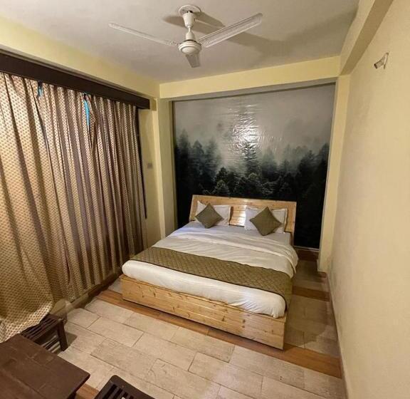 标准间, Narayana Guest House