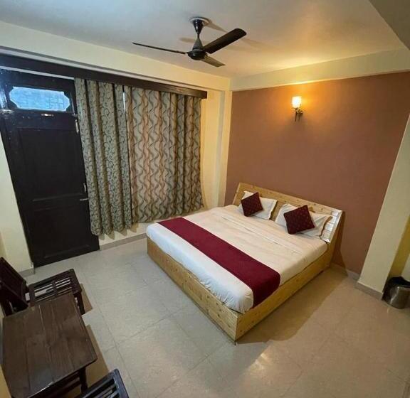 带大床的标准间, Narayana Guest House