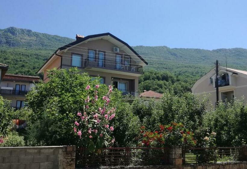 اتاق استاندارد با چشم‌انداز, Guesthouse Zimovski