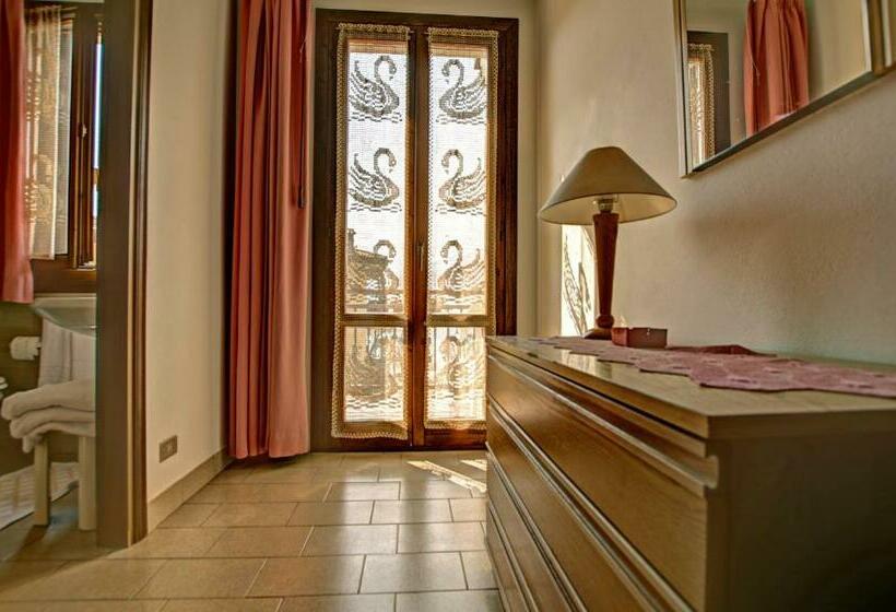 스탠다드 트리플 룸, Albergo Casa Este
