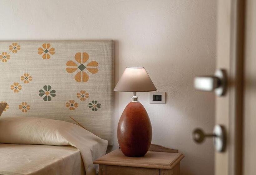 Люкс Deluxe Вид на Море, Punta Falcone Resort