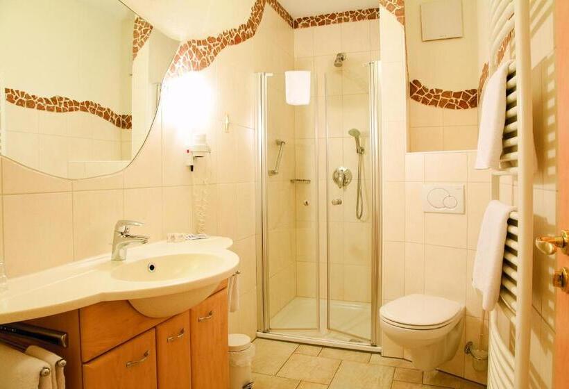 جناح, Landkomfort Hotel Elsenmann