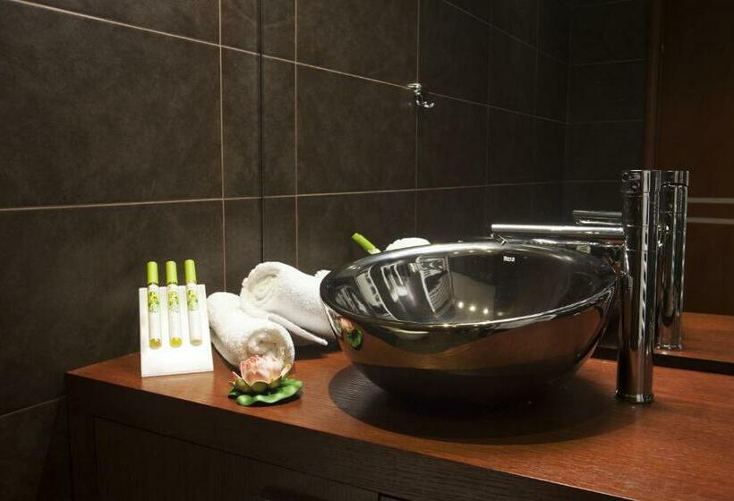 1 Bedroom Penthouse Apartment, Garden Spa Boutique