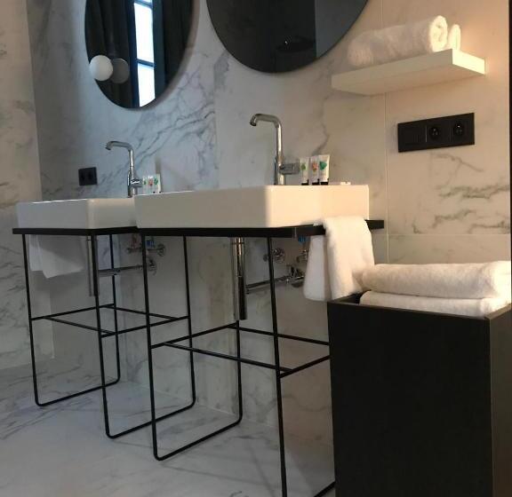 디럭스 룸, Amosa Liège City Centre