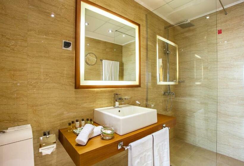 اتاق استاندارد با چشم‌انداز استخر, Landmark Creek Hotel & Wellness Plovdiv