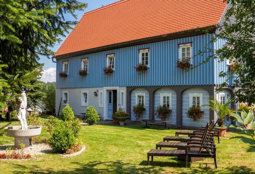 Семейный Номер Вид на Сад, Romantik Hotel Zum Lindengarten
