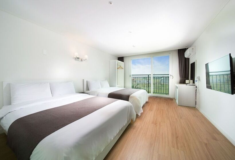 اتاق لوکس, Amoureux Resort