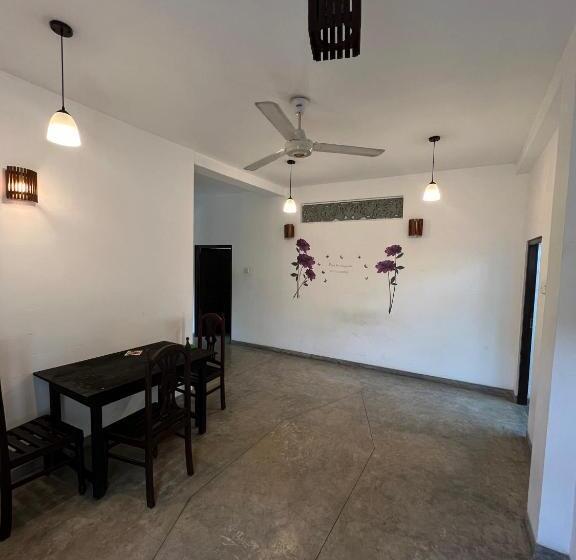 带阳台的三人标准间, Villa Water Lily