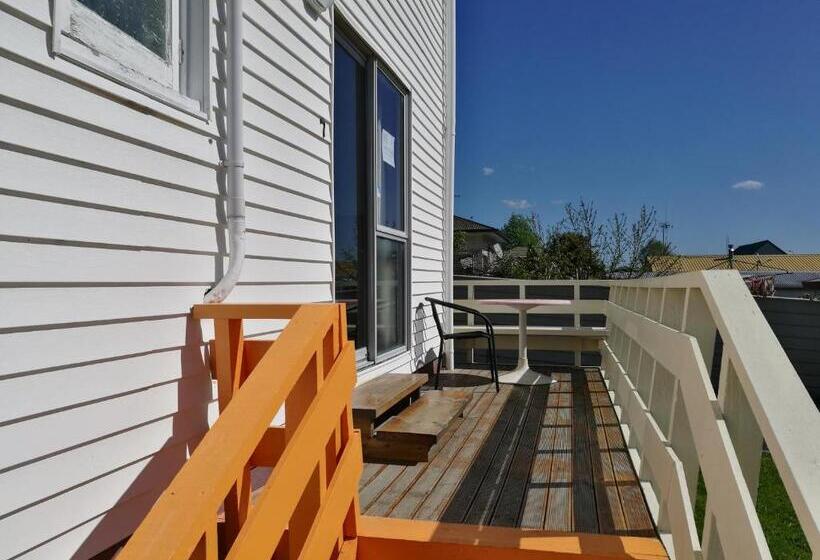 اتاق استاندارد, Rainbow Motel & Guest House