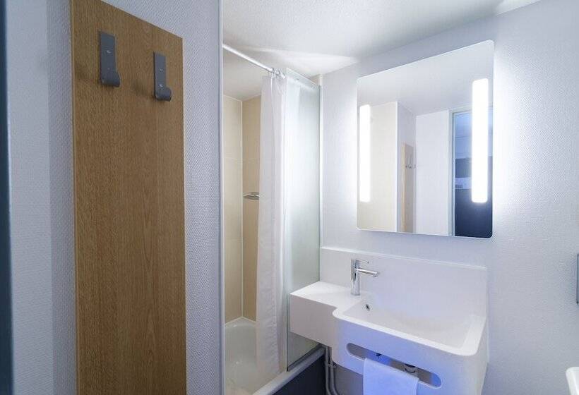 Четырехместный Номер Стандарт, B&b Hotel Chateauroux Aéroport