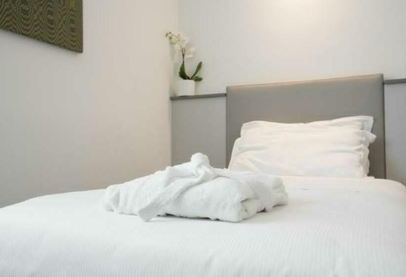 اتاق استاندارد یک نفره, Executive Inn Boutique