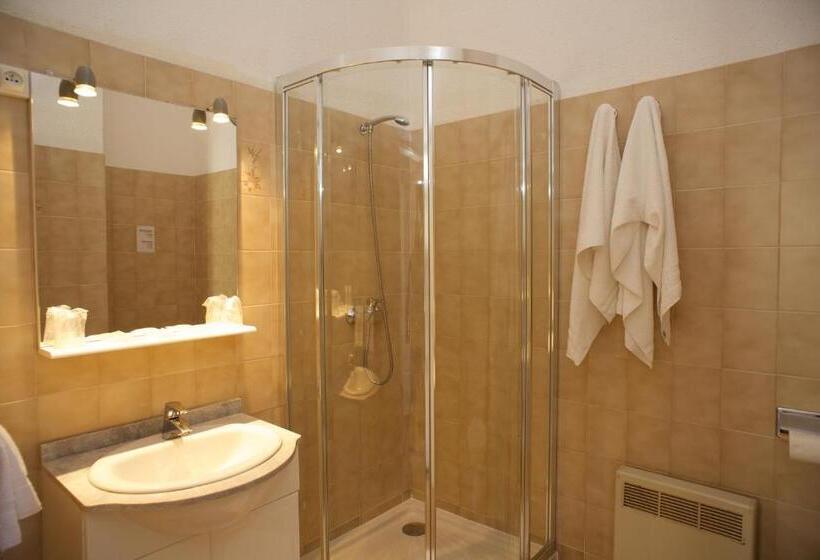 Студия Стандарт, Motel Le Vieux Moulin