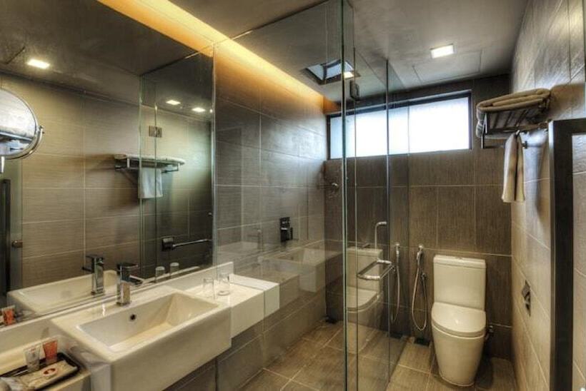 اتاق لوکس با تخت بزرگ, Raia Hotel Kota Kinabalu
