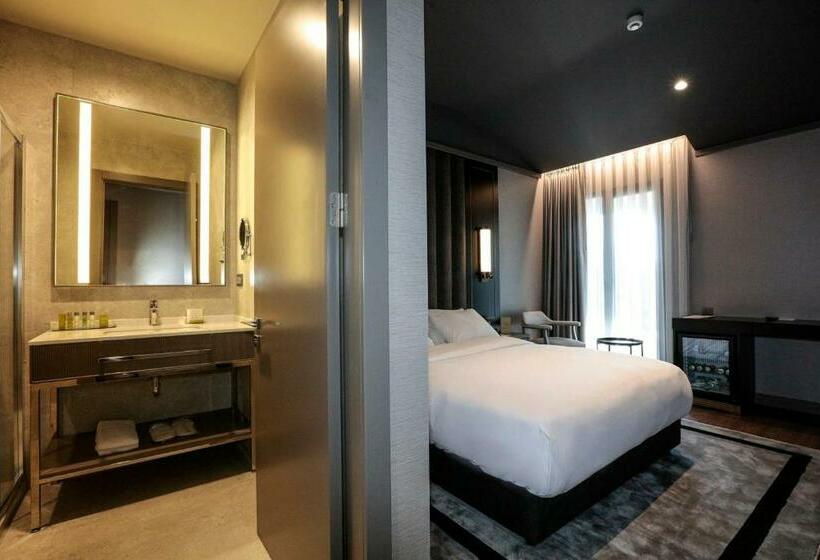 带大床的标准间, Doubletree By Hilton Hotel Izmir Airport