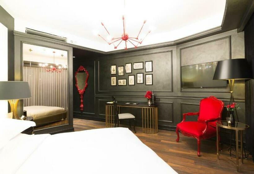带大床的豪华间, Doubletree By Hilton Hotel Izmir Airport