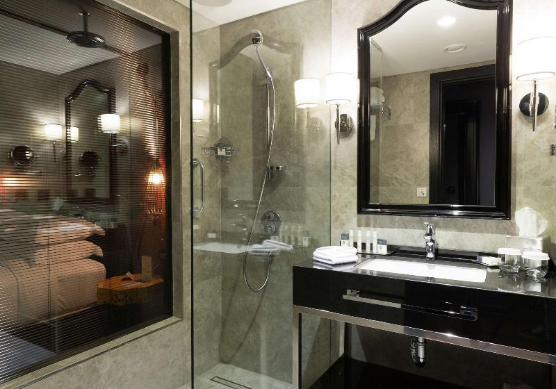 带大床的高级房间, Doubletree By Hilton Hotel Izmir Airport