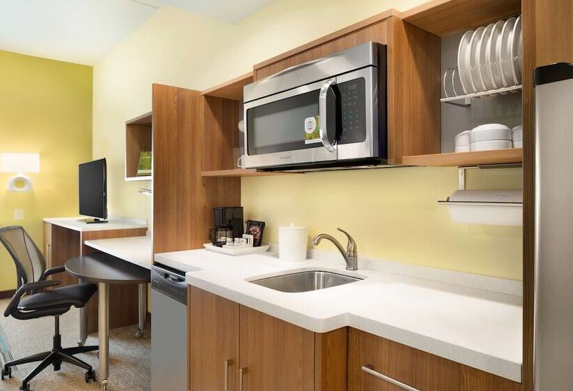 Люкс, Home2 Suites By Hilton Charlotte Airport