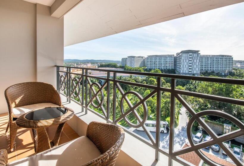 اتاق لوکس با چشم‌انداز باغ, Sheraton Phu Quoc Long Beach Resort