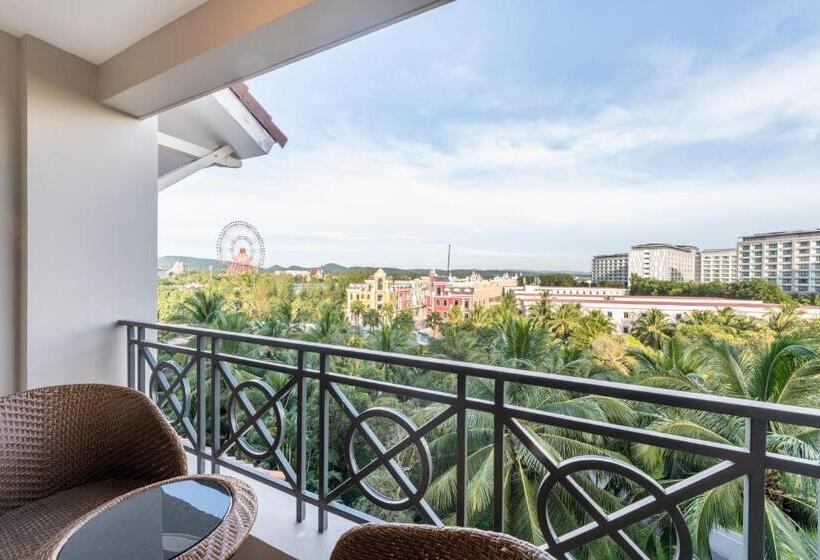 سوئیت جونیور با تخت بزرگ, Sheraton Phu Quoc Long Beach Resort