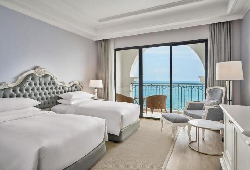 اتاق لوکس با چشم‌انداز دریا, Sheraton Phu Quoc Long Beach Resort