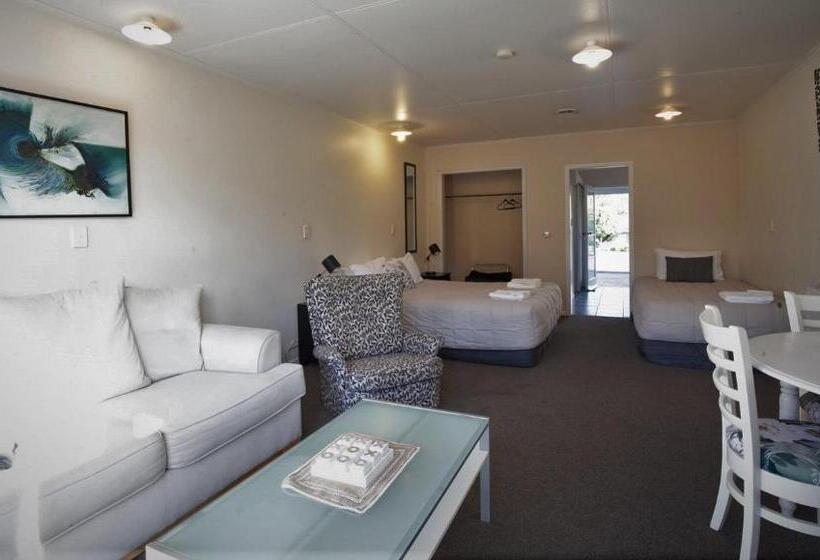 إستوديو قياسى, Golden Bay Motel
