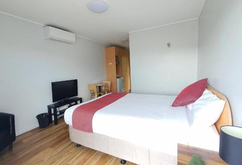 استودیوی استاندارد, Ocean Inn Motel