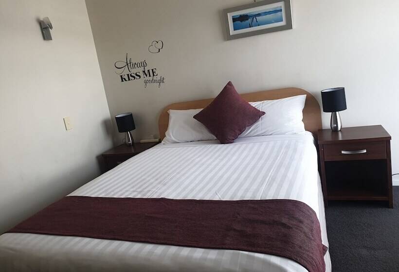استودیوی استاندارد, Ocean Inn Motel