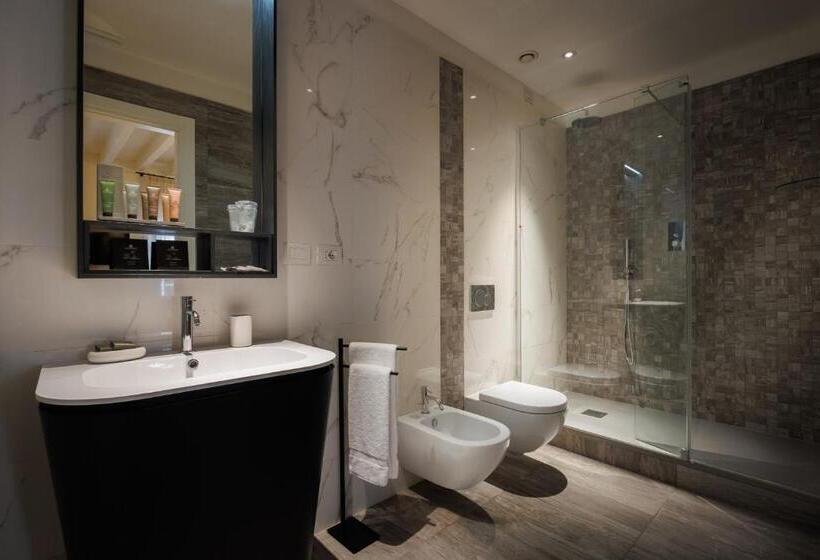 اتاق لوکس با تخت بزرگ, Maison Santa Croce