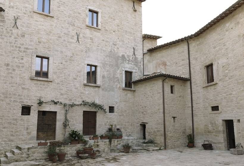 Номер Стандарт, Castel Di Luco