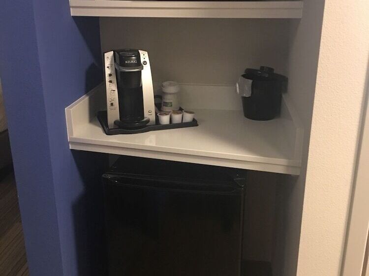 Люкс, Holiday Inn Express & Suites Kingdom City, An Ihg