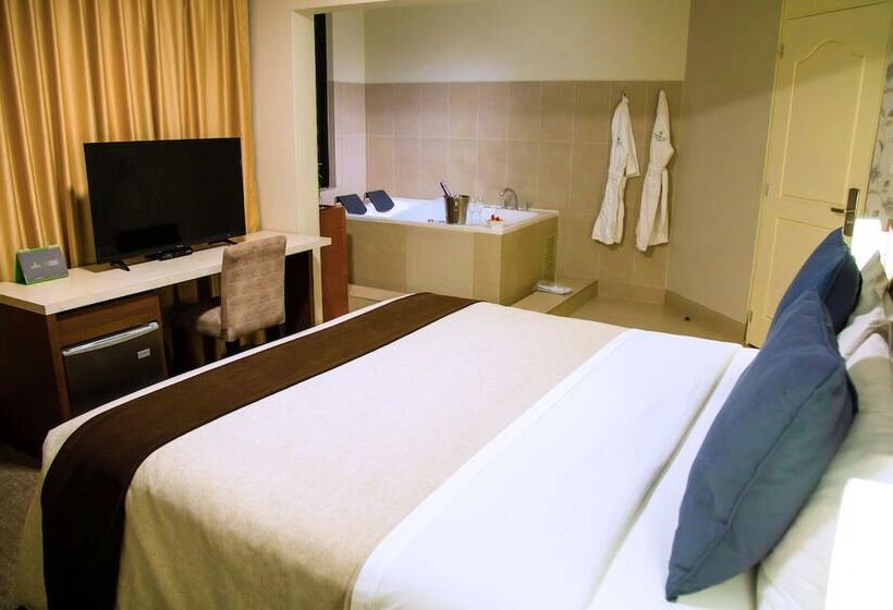 سوئیت با وان آب گرم, Palmetto Hotel Business La Perla