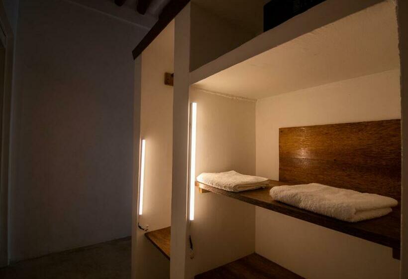 اتاق استاندارد, Tropical Boutique Hotel & Resto
