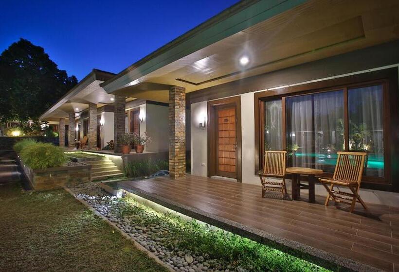 سوییت با چشم‌انداز استخر, Coron Soleil Garden Resort