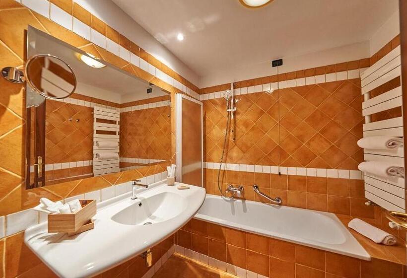 اتاق سوپریور با تخت بزرگ, Relais Santo Stefano