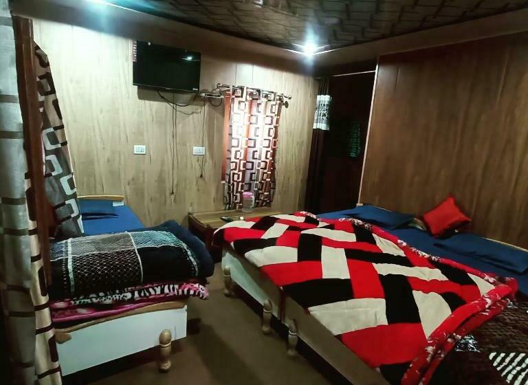 家庭间, Rupali Guest House